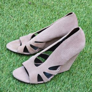 ELIZABETH AND JAMES - Women's Heels Wedge - SIZE 9B